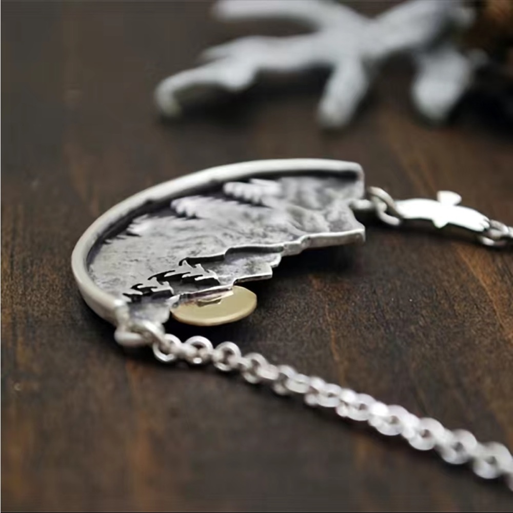 Mountain range full moon silver necklace - Picture 4 of 5